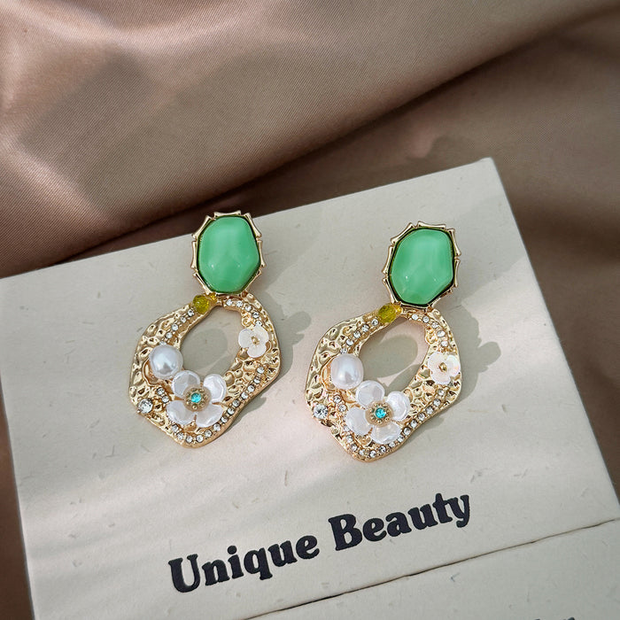 Wholesale Retro minimalist pearl earrings with a fashionable and high-end temperament, retro earrings with silver needles wholesale