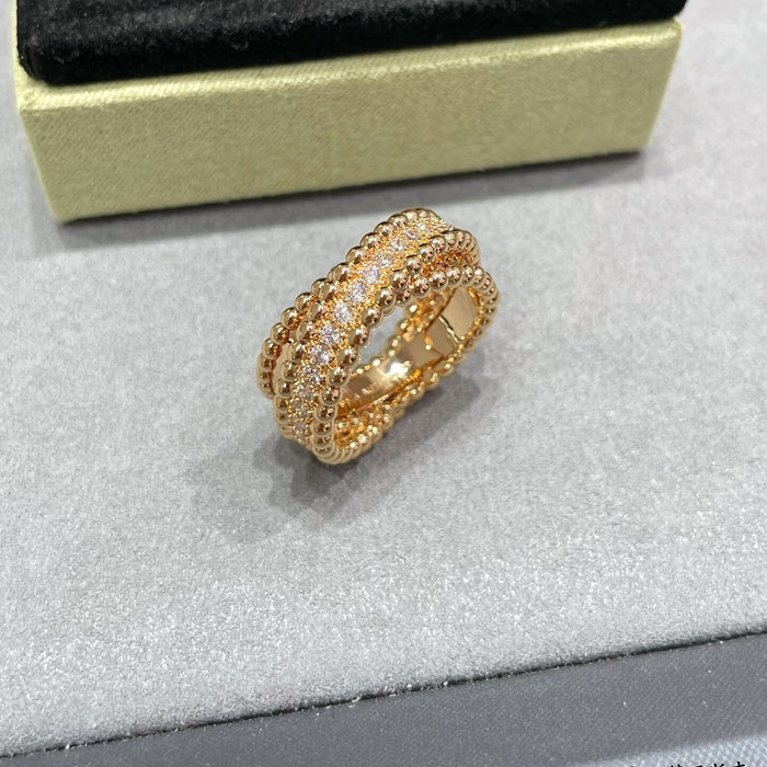 Wholesale Diamond studded ring, fashionable and luxurious ring