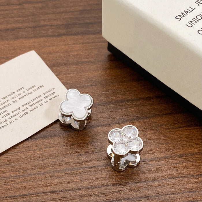 Wholesale Black Lucky Flower Small and Exquisite Stud Earrings