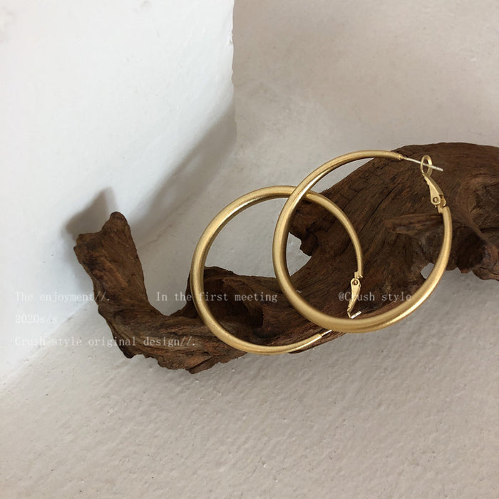 Wholesale Matte gold ring earrings for women, with a sense of luxury, grandeur, and exaggerated earrings