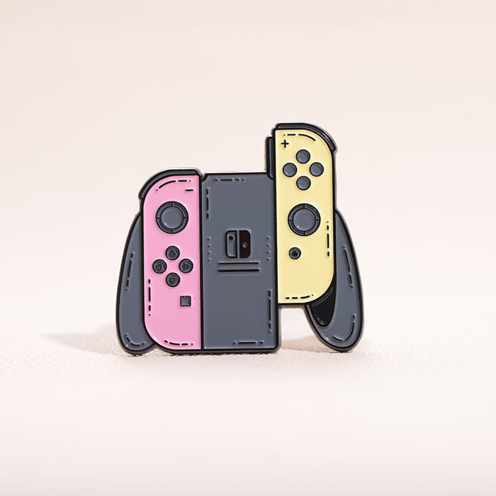 Wholesale Zinc Alloy Baking Paint Game Console Brooch Pin Trendy Fashion Accessory For Clothing Party Gift