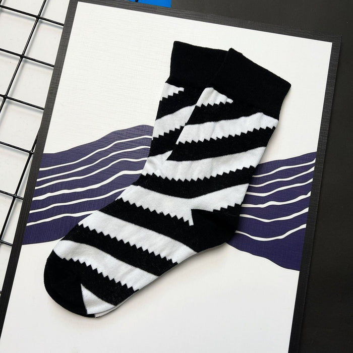 Wholesale Black and White Color Matching Cotton Socks JDC-SK-LuYue003