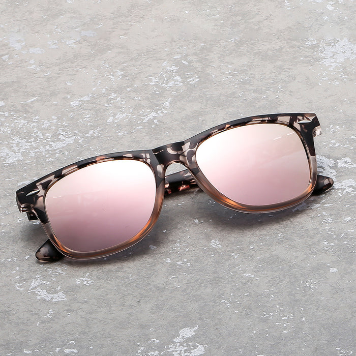 Wholesale Retro sunshade sunglasses with cat eyes, personalized large frame, slimming sunglasses