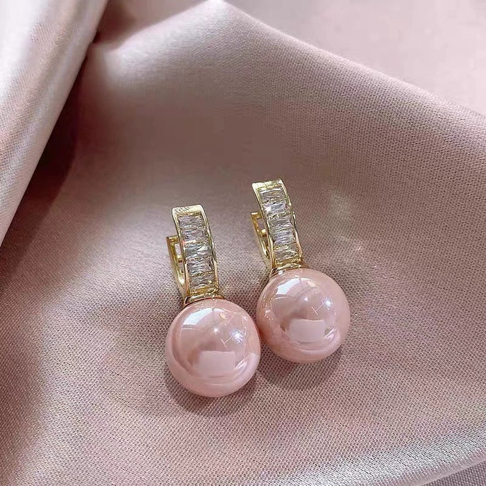 Wholesale Pearl earrings are niche, unique, light luxury, fashionable, ear buckles, and earrings