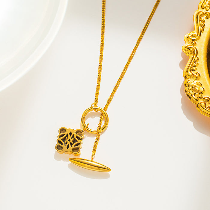 Wholesale Clavicle chain retro hollowed out jewelry, high-end design, light luxury, niche titanium steel necklace