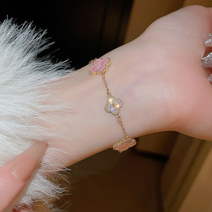 Wholesale Real Gold Electroplated Zircon Four-petal Flower Imitation Fritillaria Bracelet Light Luxury High-end Sense Bracelet Sweet All-match Bracelet Wholesale Women