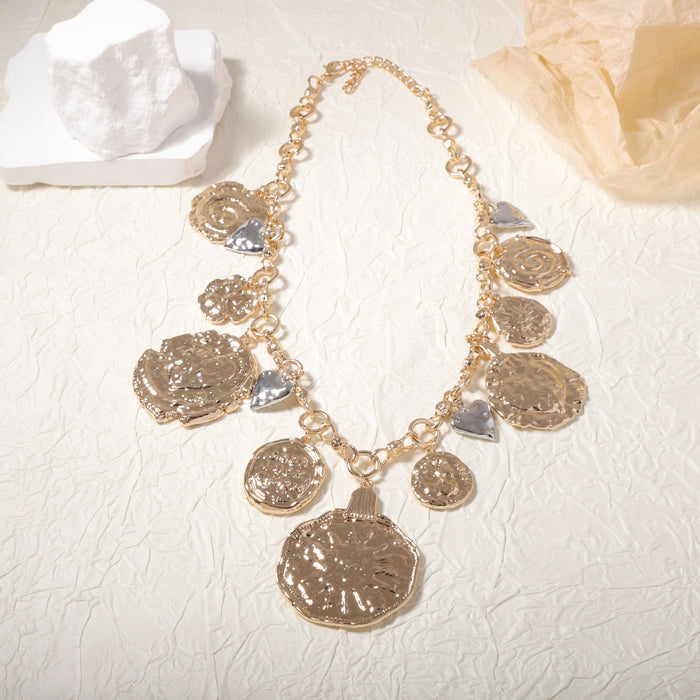 Wholesale Carved Love Badge Alloy Pendant Chain Necklace Fashion Simple Style