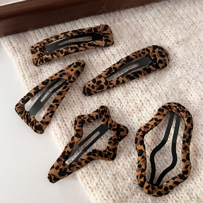 Wholesale Retro leopard print bangs clip, simple and stylish style, edge clip, broken hair clip, hair clip