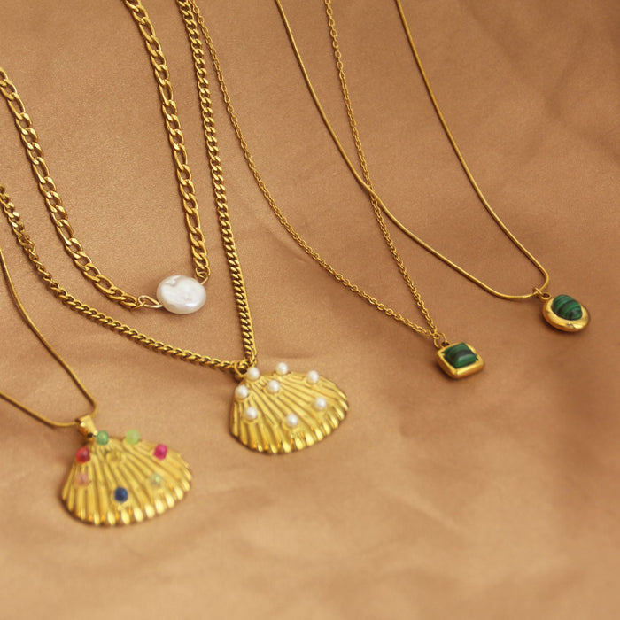 Wholesale Stainless steel diamond encrusted scallop pendant, ocean style women's necklace, personalized layering, versatile collarbone chain