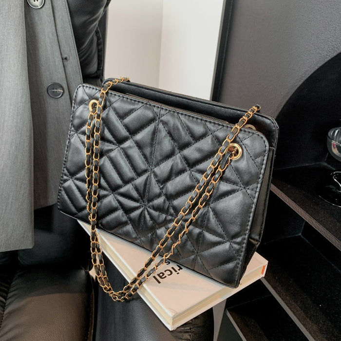 Wholesale New popular casual crossbody bag, simple and fashionable commuting shoulder bag, simple and fashionable small square bag