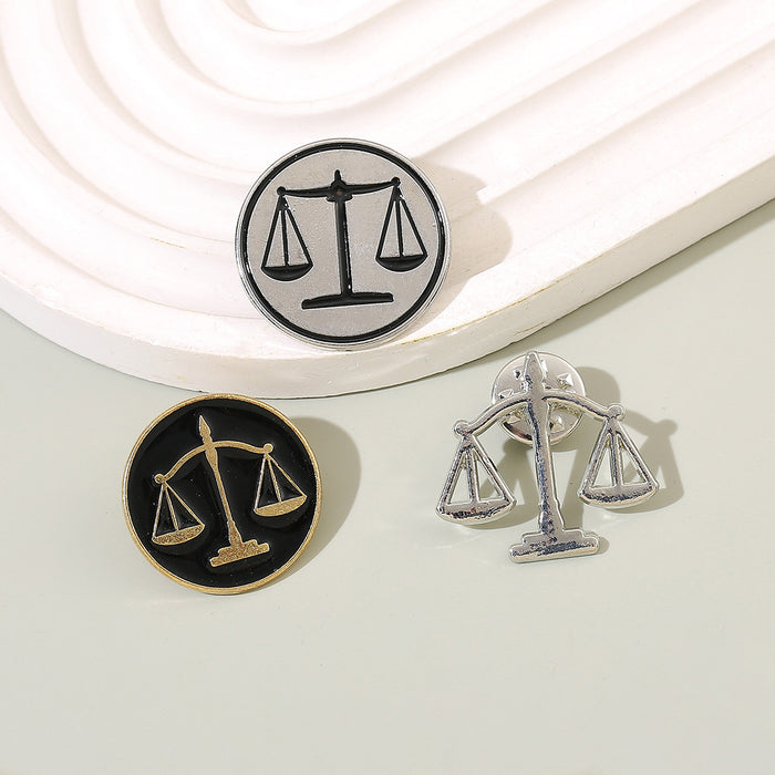 Wholesale Metal Balance Scale Brooch Stylish Justice Badge Pin Fun Decorative Hat Coat Accessory Gift