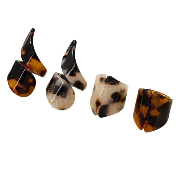 Wholesale Acrylic geometric irregular ring with leopard print on the ring opening