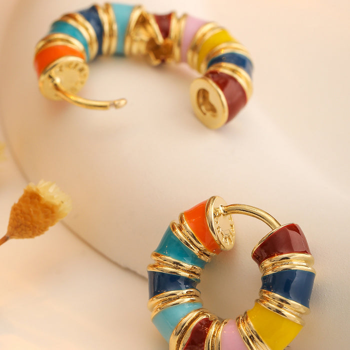 Wholesale Fashionable and versatile design, new earrings, retro drip oil ear buckle