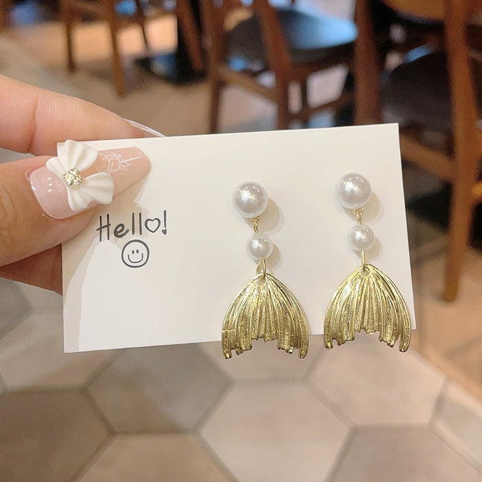 Wholesale Simple, elegant, high-end, versatile earrings, retro, light luxury style earrings, wholesale silver needle pearl tassel fish tail earrings