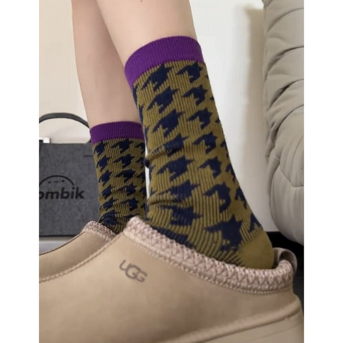 Wholesale Retro artistic style geometric socks, mid tube socks with double needles and dual channels, niche design, mid tube socks