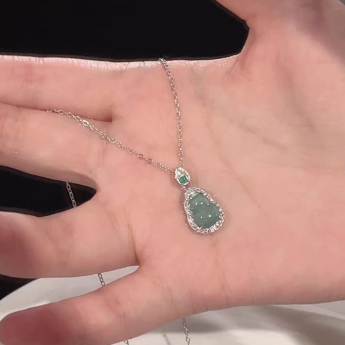 Wholesale Accessories, necklaces, collarbone chains, light luxury, niche, versatile necklaces