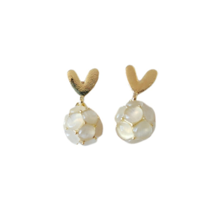 Wholesale Silver needle geometric heart-shaped earrings