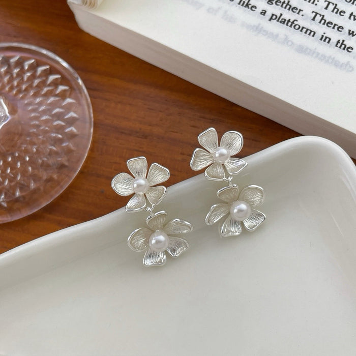 Wholesale Fashionable earrings, flower earrings, matte matte matte earrings, elegant temperament earrings