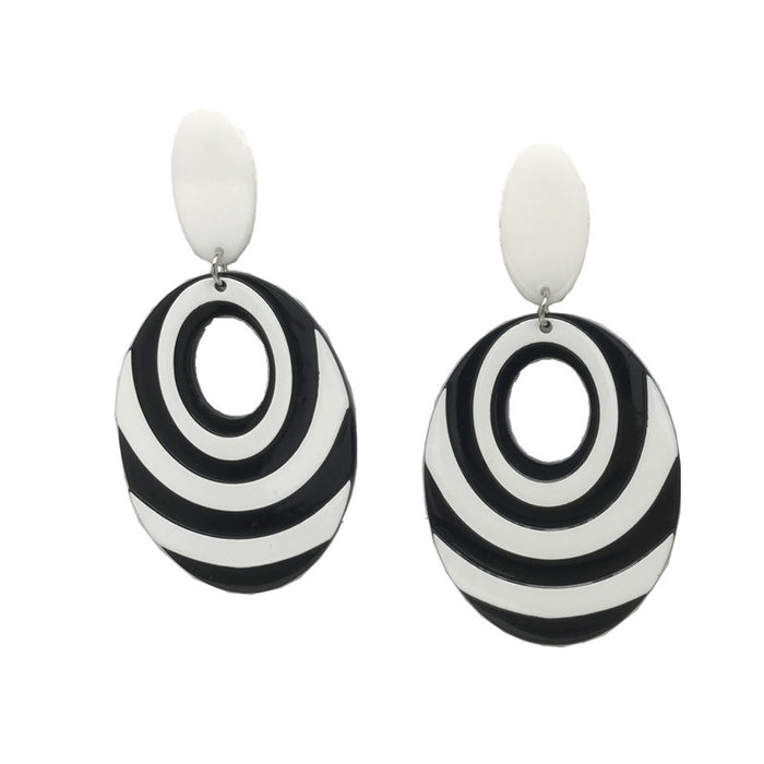 Wholesale Acrylic Black and White Contrasting Oval Long Earrings JDC-ES-FaXin009