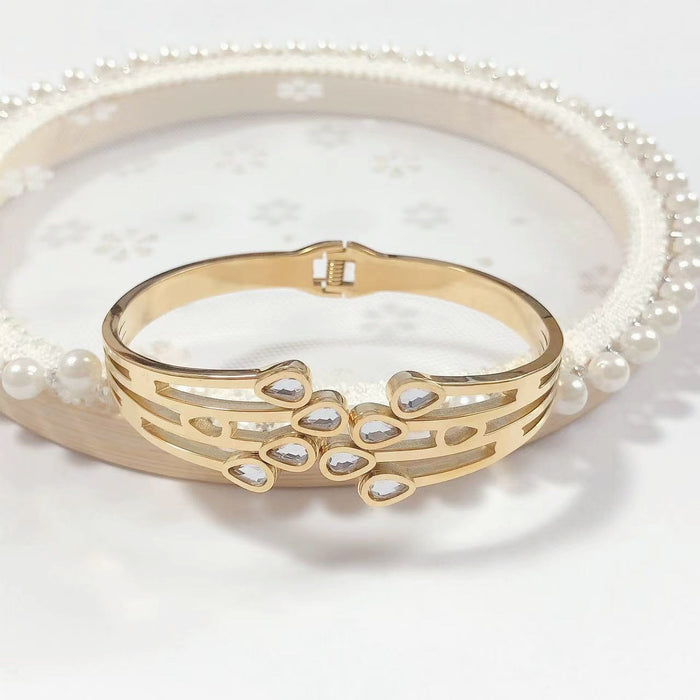 Wholesale Titanium steel color-preserving bracelet with diamond setting