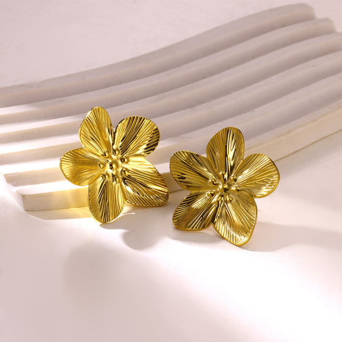 Wholesale Steel Atmospheric Simple Golden Petal Flower Earrings