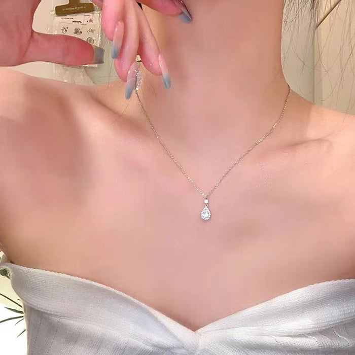 Wholesale Exquisite titanium steel necklace pendant, simple temperament, collarbone chain, heart-shaped accessory