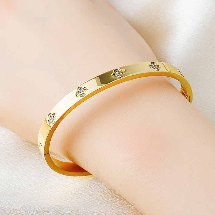 Wholesale Four leaf clover diamond inlaid bracelet, fashionable and simple bracelet, gold-plated stainless steel bracelet