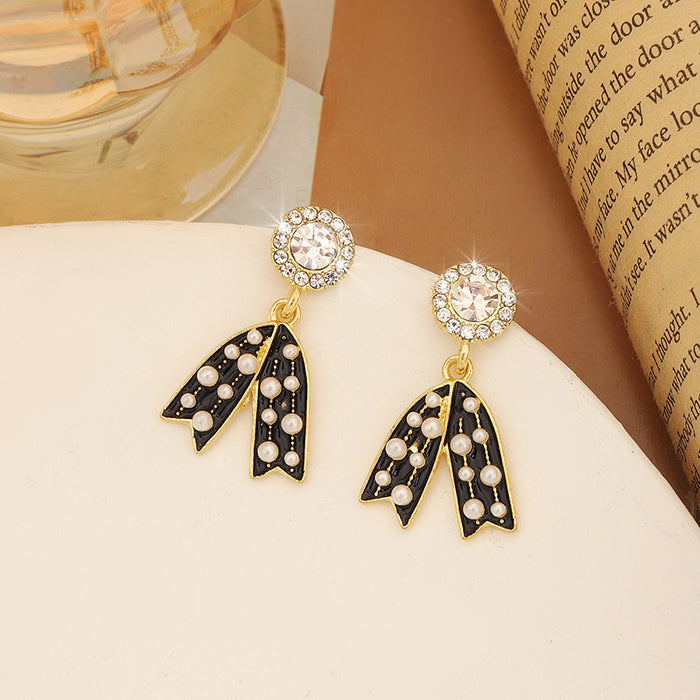 Wholesale Earrings with a high-end feel and temperament, full of diamond earrings, personalized and fashionable tassel earrings, light luxury earrings, silver needle butterfly new style