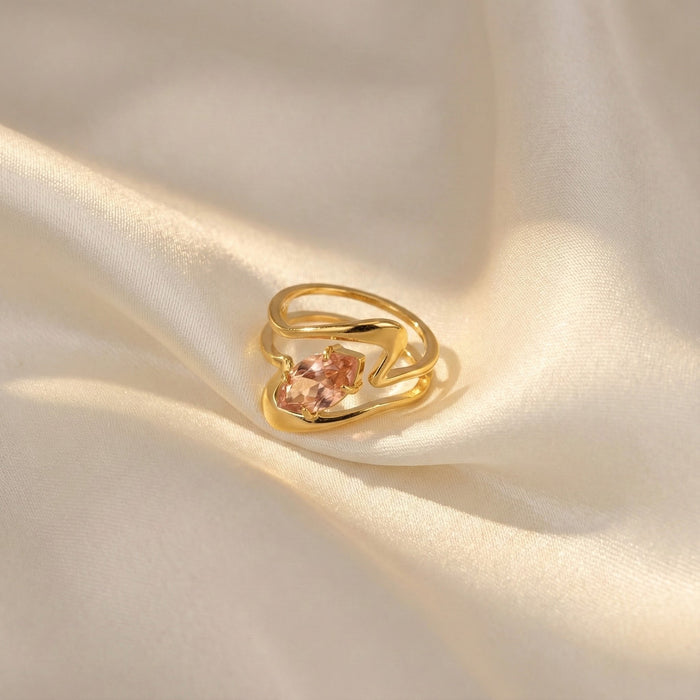Wholesale Emerald and Diamond-Shaped Gold Ring