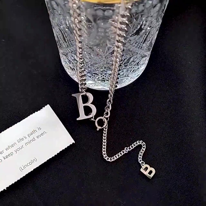 Wholesale The necklace will not fade, with a versatile personality and temperament