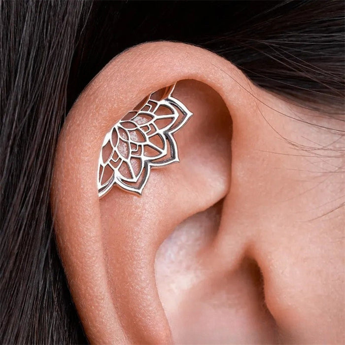 Wholesale Electroplated Gold Gothic Earrings Web Geometric Moon Shape
