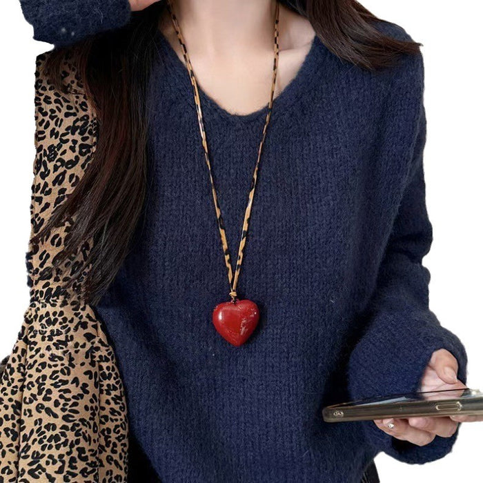 Wholesale Hollow flower heart-shaped necklace sweatshirt chain, fashionable and high-end sweater chain