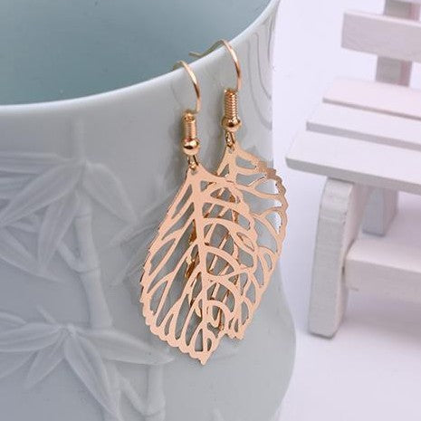 Wholesale new leaf pendant earrings long women's fashion earrings