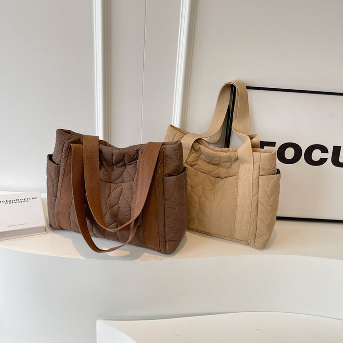 Wholesale Casual large capacity bag for women autumn and winter new popular diamond nylon cotton bag for class commuting shoulder tote bag