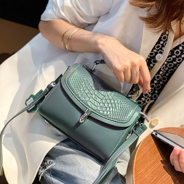 Wholesale First layer cowhide shoulder bag, new leather high-end style, stylish handbag, versatile crossbody bag