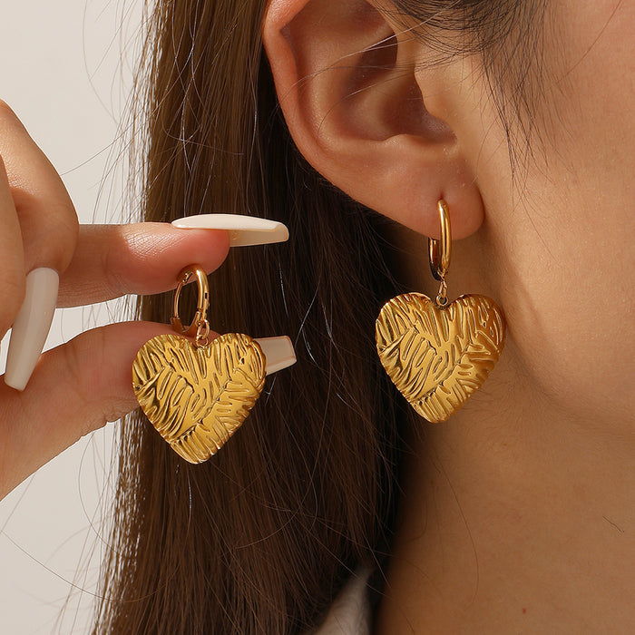 Wholesale Geometric earrings  exaggerated heart-shaped stud earrings   titanium steel   light luxury style  high-end earrings