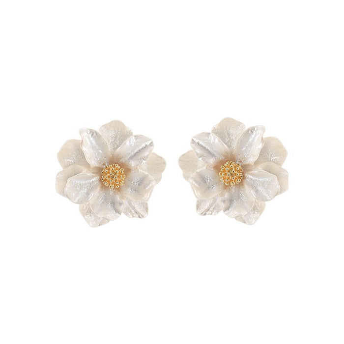 Wholesale High-end camellia earrings, feminine, luxurious, versatile and niche design earrings