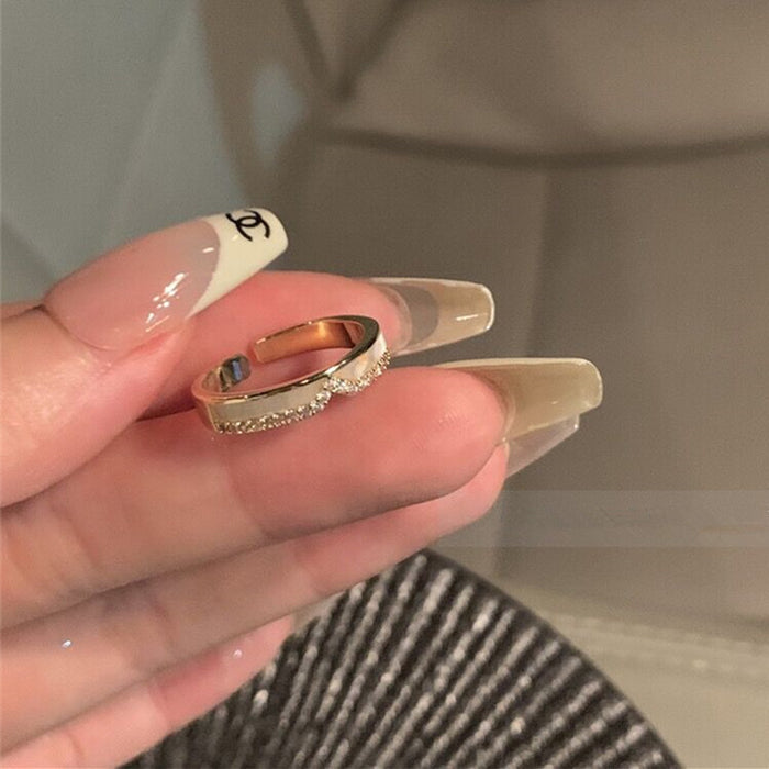 Wholesale Zircon shell letter ring for women