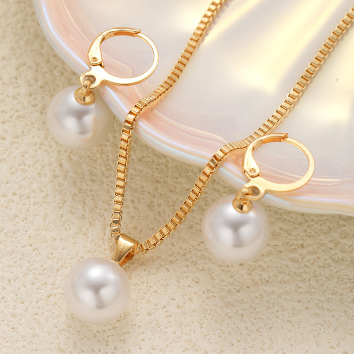 Wholesale Pearl pendant earrings,  necklace,  and jewelry set.