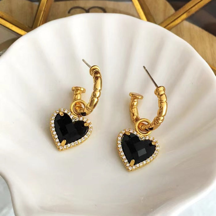 Wholesale 3D vintage black heart-shaped pearl earrings