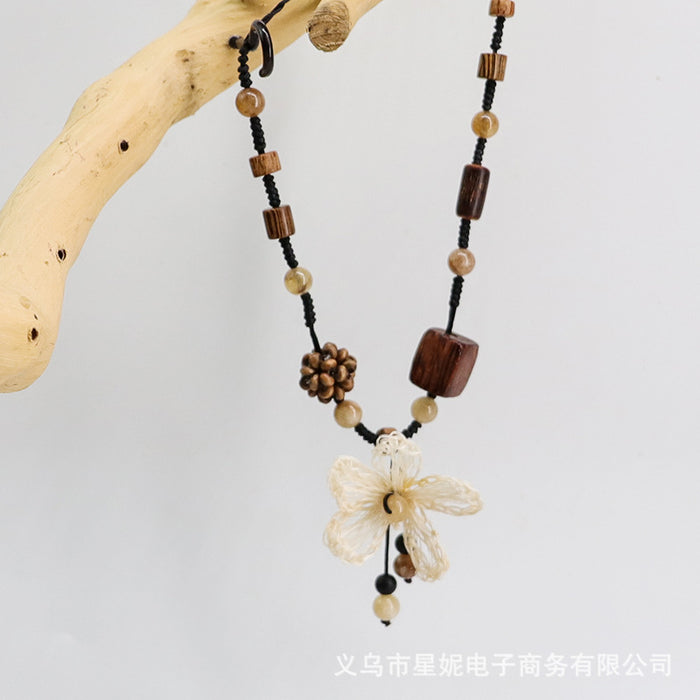 Wholesale Personalized Fashion Sweater Chain Women's Handmade Weaving Five Leaf Flower Pendant Wooden Hanging Chain Necklace Jewelry