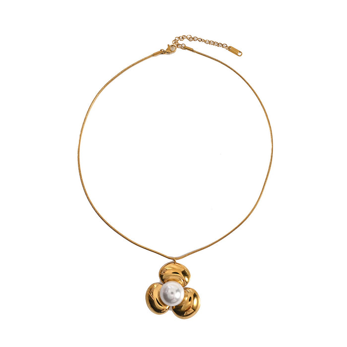 Wholesale Simple and personalized flower imitation pearl necklace, stainless steel gold-plated collarbone chain wholesale