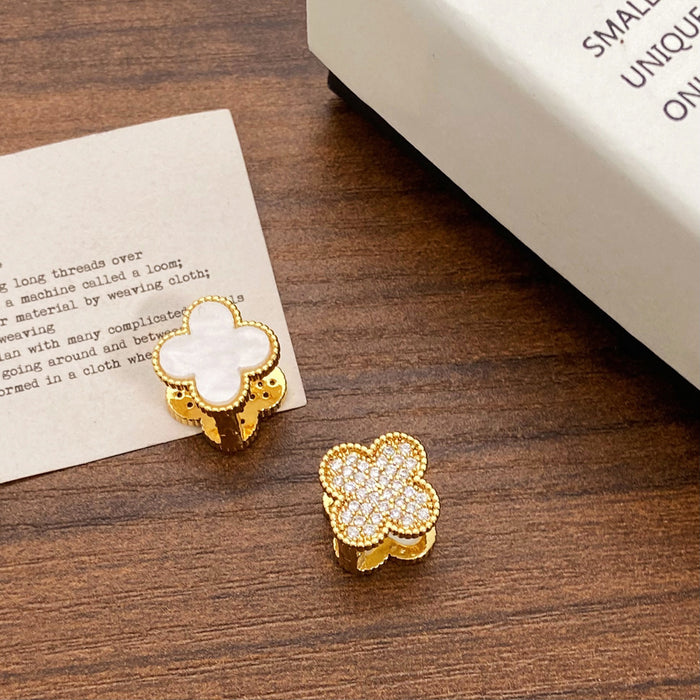 Wholesale Black Lucky Flower Small and Exquisite Stud Earrings