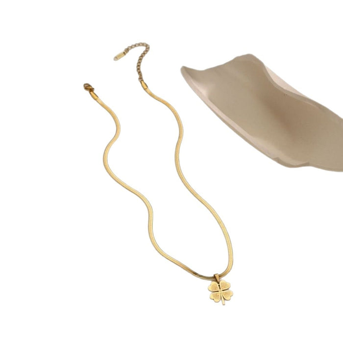 Wholesale Light luxury high-end necklace with fashionable temperament, titanium steel lock chain, four leaf clover niche design accessory