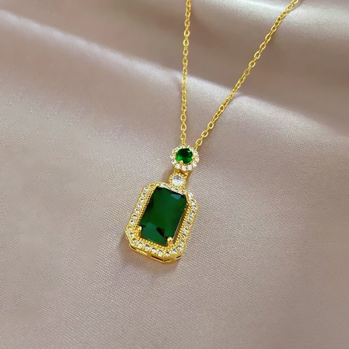Wholesale Exclusive for wholesale of niche light luxury emerald jewelry necklaces, women's versatile high-end necklaces