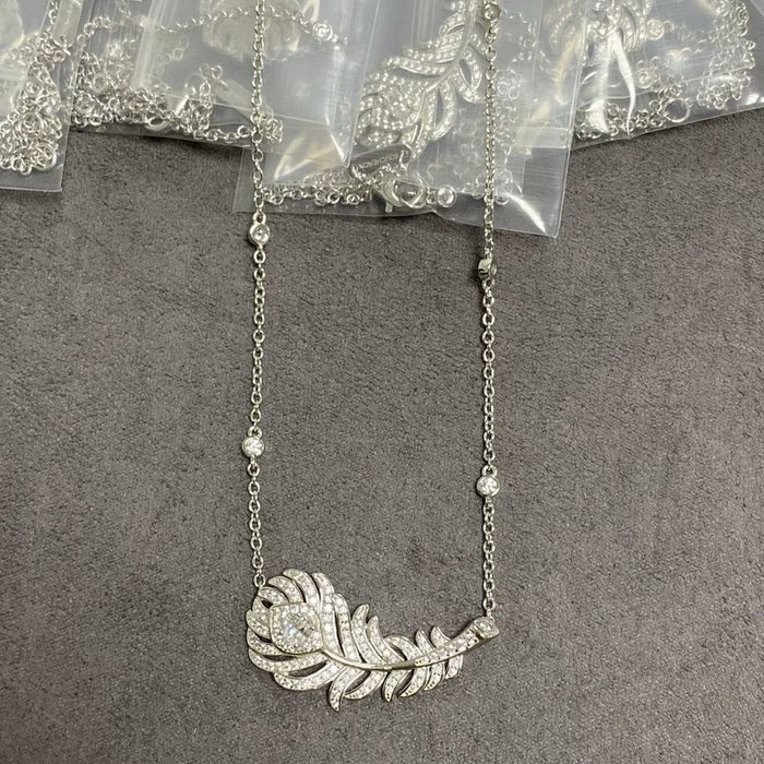 Wholesale Gold-Plated Feather Necklace with Full Diamond Inlay for Women Light Luxury Niche Design Clavicle Chain Fashion Commuter Style
