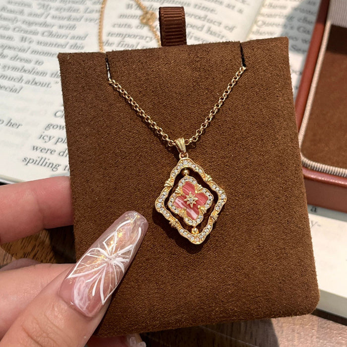 Wholesale Rotating Four-Leaf Clover White Shell choker necklace