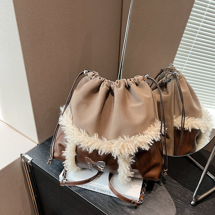 Wholesale New versatile niche shoulder bag for commuting, large capacity, temperament, plush design, and a sense of design