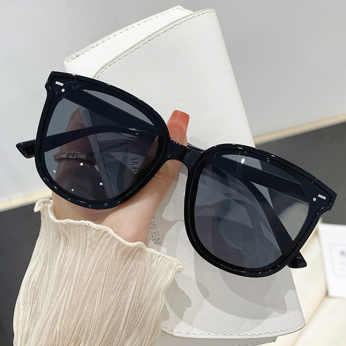 Wholesale Sunglasses for both men and women, street photography, fashionable sunglasses, internet famous households, UV protection and sun shading glasses for outdoor travel