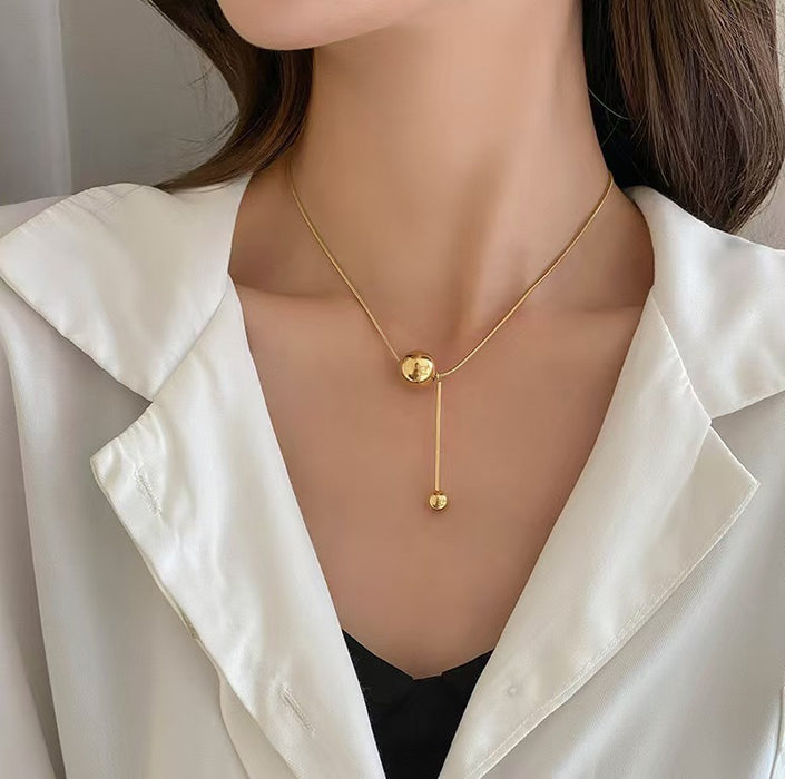 Wholesale New stainless steel titanium steel metal ball pendant necklace that does not fade, sweater chain with high-end feel, collarbone chain